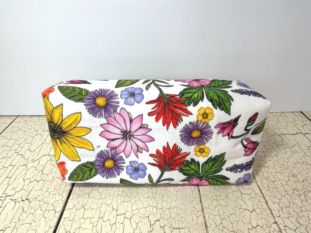 Mountain Wildflowers Zipper Pouch: Handmade Cotton Travel Organizer